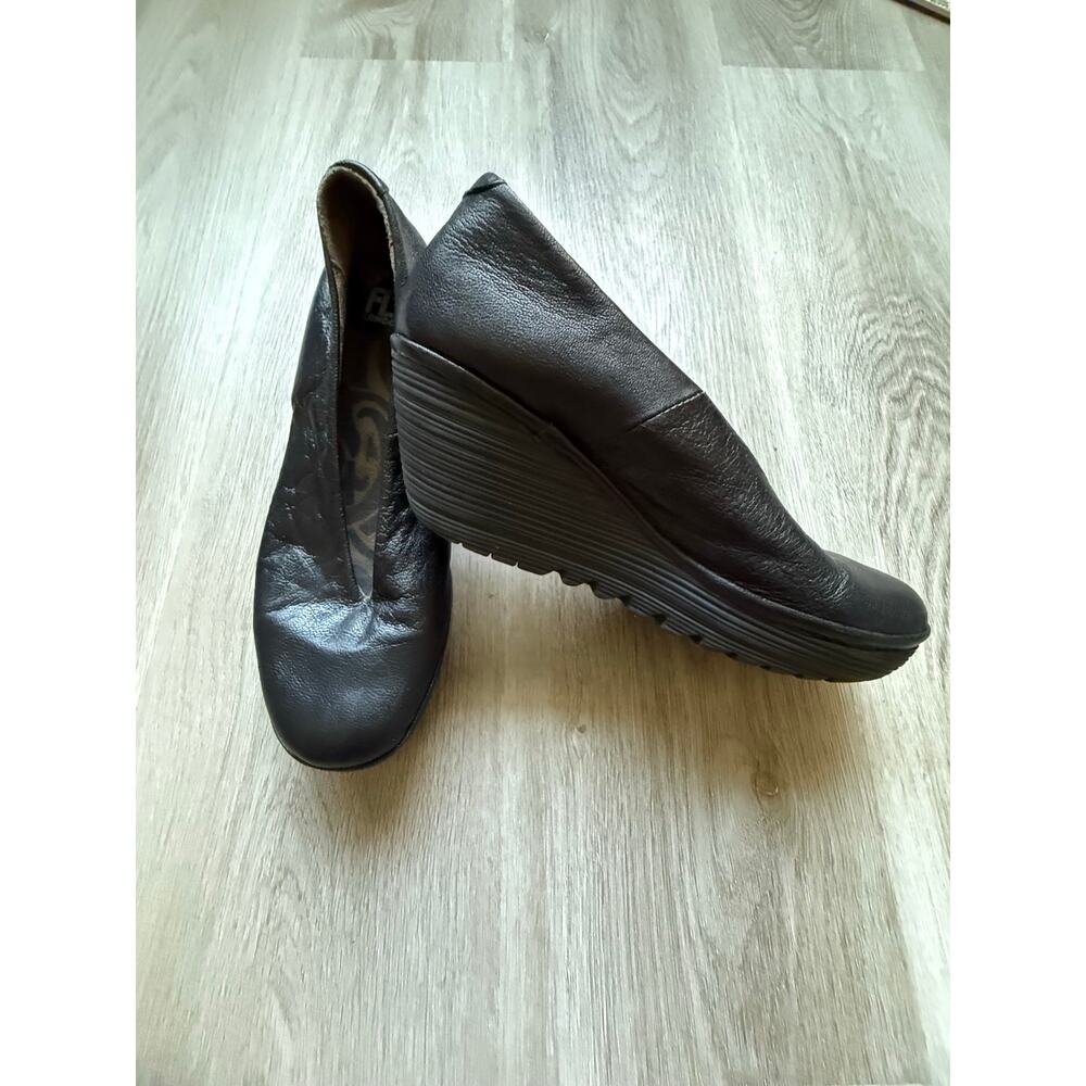 Fly Longdon Yaz Slip on Wedge Shoe, Black Leather, Women's size 38